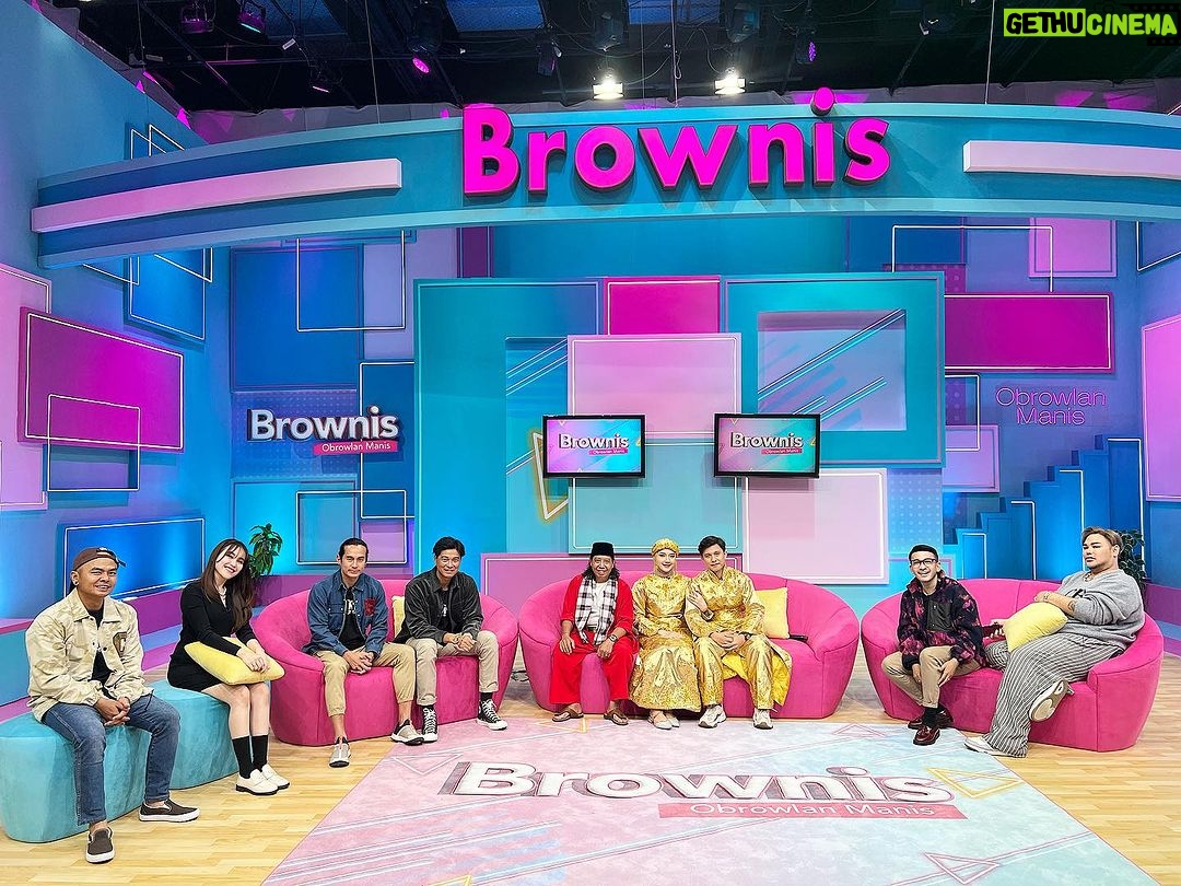 Ruben Onsu Instagram - Live @brownis_ttv Rabu