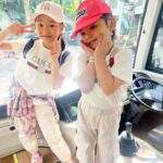 Ruben Onsu Instagram - Thania : Ayah fotoin Thania : cici ayo foto kayak di film Sherina 😂 Thalia : iya nia hahahahaha dan Thania lagi seneng kalau di rumah kalau dipanggil sherina hahaha dan Cici juga Thania hafal semua adegan di film sherina hahahhaahaha itu cerita terbaru mereka ya 🤍 . #rubenonsu #bensu #realbensu #justruben #jalani_nikmati_syukuri #janganlupabahagia #senyuminaja #rezekigakketuker