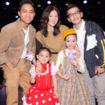 Ruben Onsu Instagram - Kemarin di perfomnya @thaliaputrionsu @thaniaputrionsu 🤍 . #rubenonsu #bensu #realbensu #justruben #jalani_nikmati_syukuri #janganlupabahagia #senyuminaja #rezekigakketuker