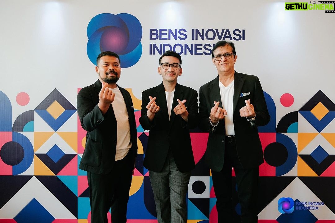 Ruben Onsu Instagram - yuk gabung buat brand kamu sendiri di @bensinovasi.indonesia +62 81313606800 . #rubenonsu #bensu #realbensu #justruben #jalani_nikmati_syukuri #janganlupabahagia #senyuminaja #rezekigakketuker