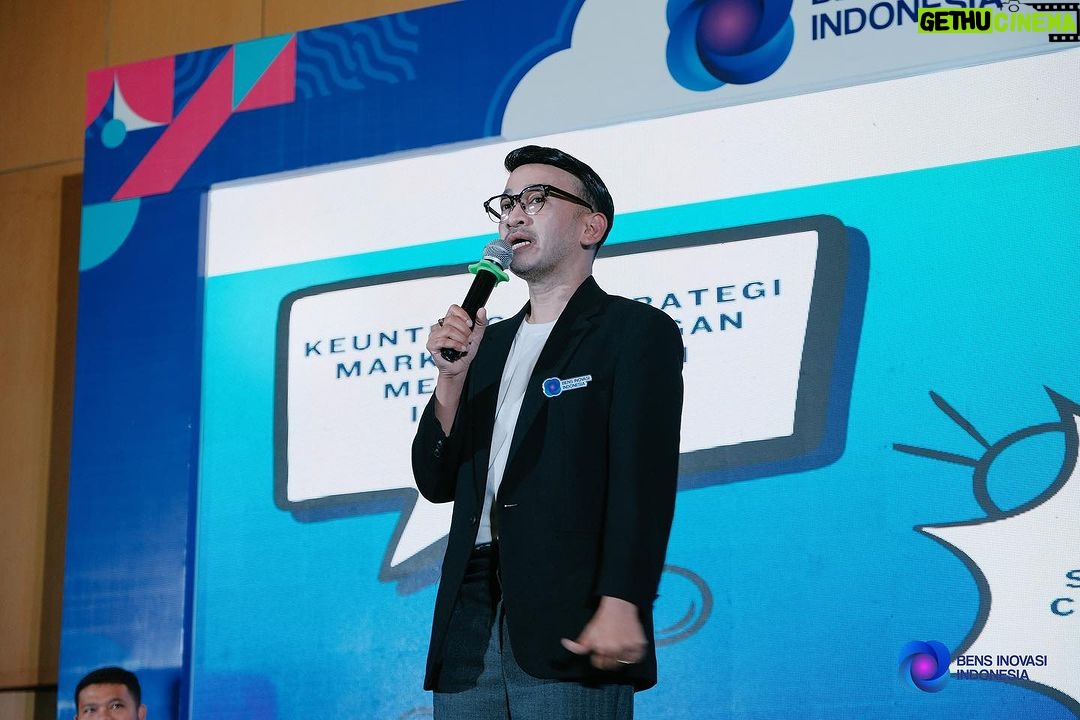 Ruben Onsu Instagram - yuk gabung buat brand kamu sendiri di @bensinovasi.indonesia +62 81313606800 . #rubenonsu #bensu #realbensu #justruben #jalani_nikmati_syukuri #janganlupabahagia #senyuminaja #rezekigakketuker