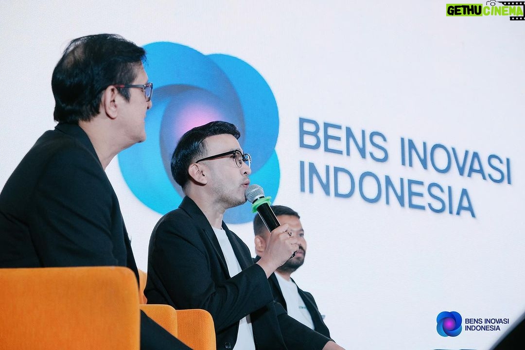 Ruben Onsu Instagram - yuk gabung buat brand kamu sendiri di @bensinovasi.indonesia +62 81313606800 . #rubenonsu #bensu #realbensu #justruben #jalani_nikmati_syukuri #janganlupabahagia #senyuminaja #rezekigakketuker