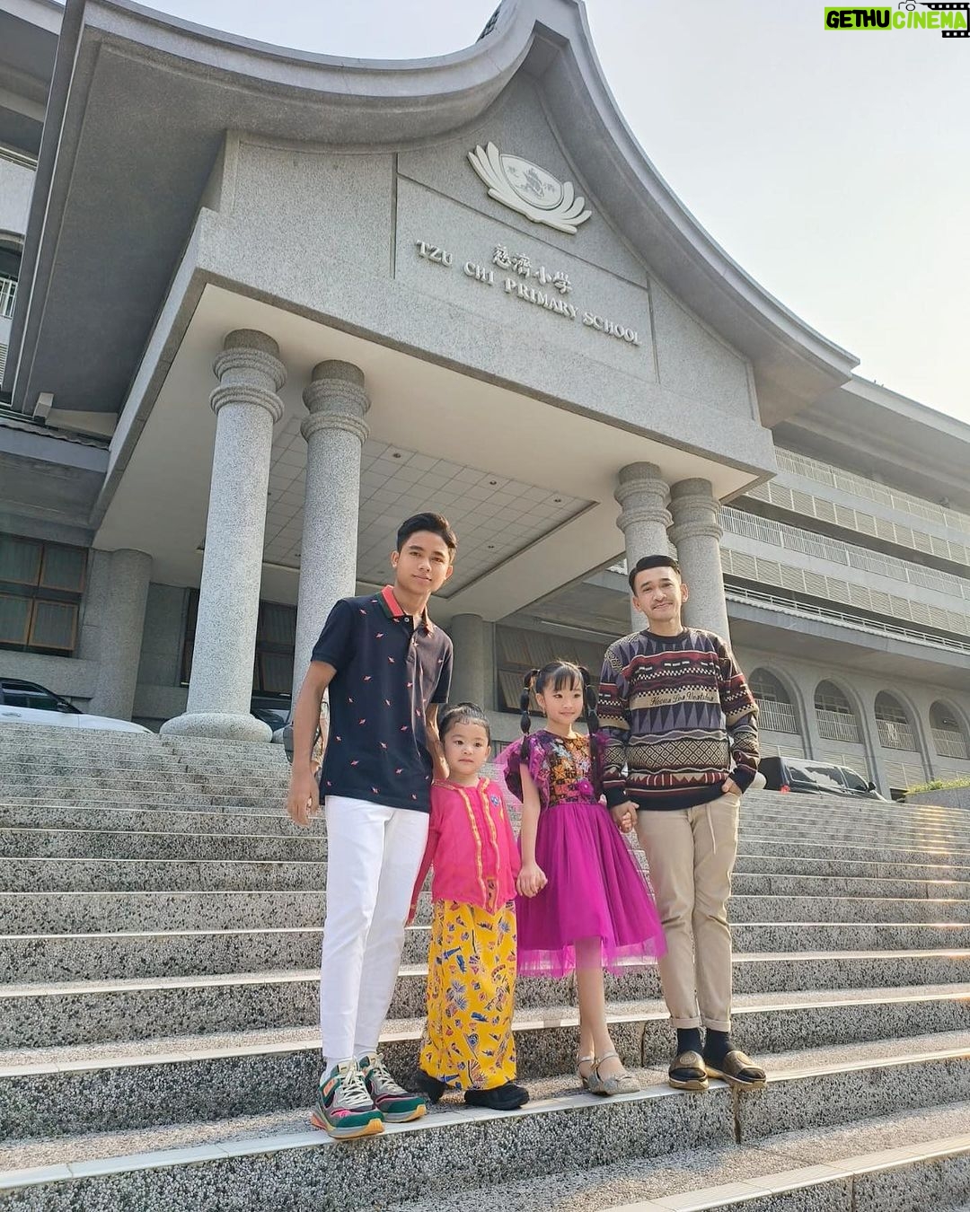 Ruben Onsu Instagram - Tadi pagi gank heboh anter cici and nia perfom 🤍 . #rubenonsu #bensu #realbensu #justruben #jalani_nikmati_syukuri #janganlupabahagia #senyuminaja #rezekigakketuker