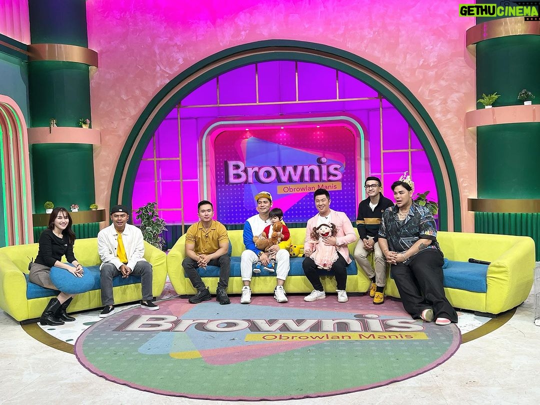 Ruben Onsu Instagram - Live @brownis_ttv Jumat