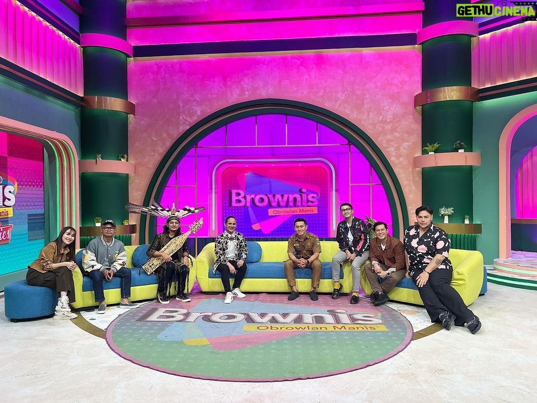 Ruben Onsu Instagram - live @brownis_ttv senin
