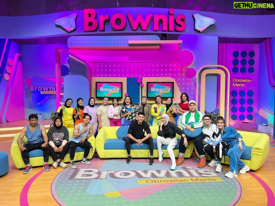 Ruben Onsu Instagram - Live @brownis_ttv Selasa