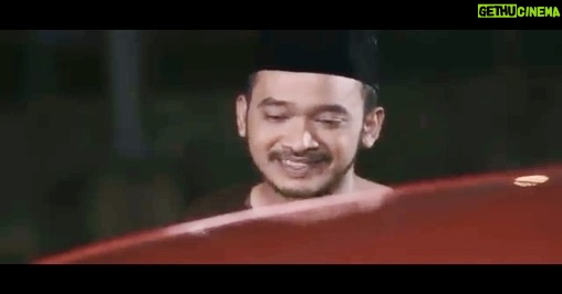 Ruben Onsu Instagram - Adegan di salah satu film, ada beberapa sih satu2 dulu spill nya ya, Film apa ya ini ??? ihiyyyyyyy hahaha . #rubenonsu #bensu #realbensu #justruben #jalani_nikmati_syukuri #janganlupabahagia #senyuminaja #rezekigakketuker