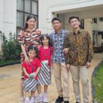 Ruben Onsu Instagram - Berlima di hari batik, kalian jg pake batik gak ??? . #rubenonsu #bensu #realbensu #justruben #jalani_nikmati_syukuri #janganlupabahagia #senyuminaja #rezrkigakketuker