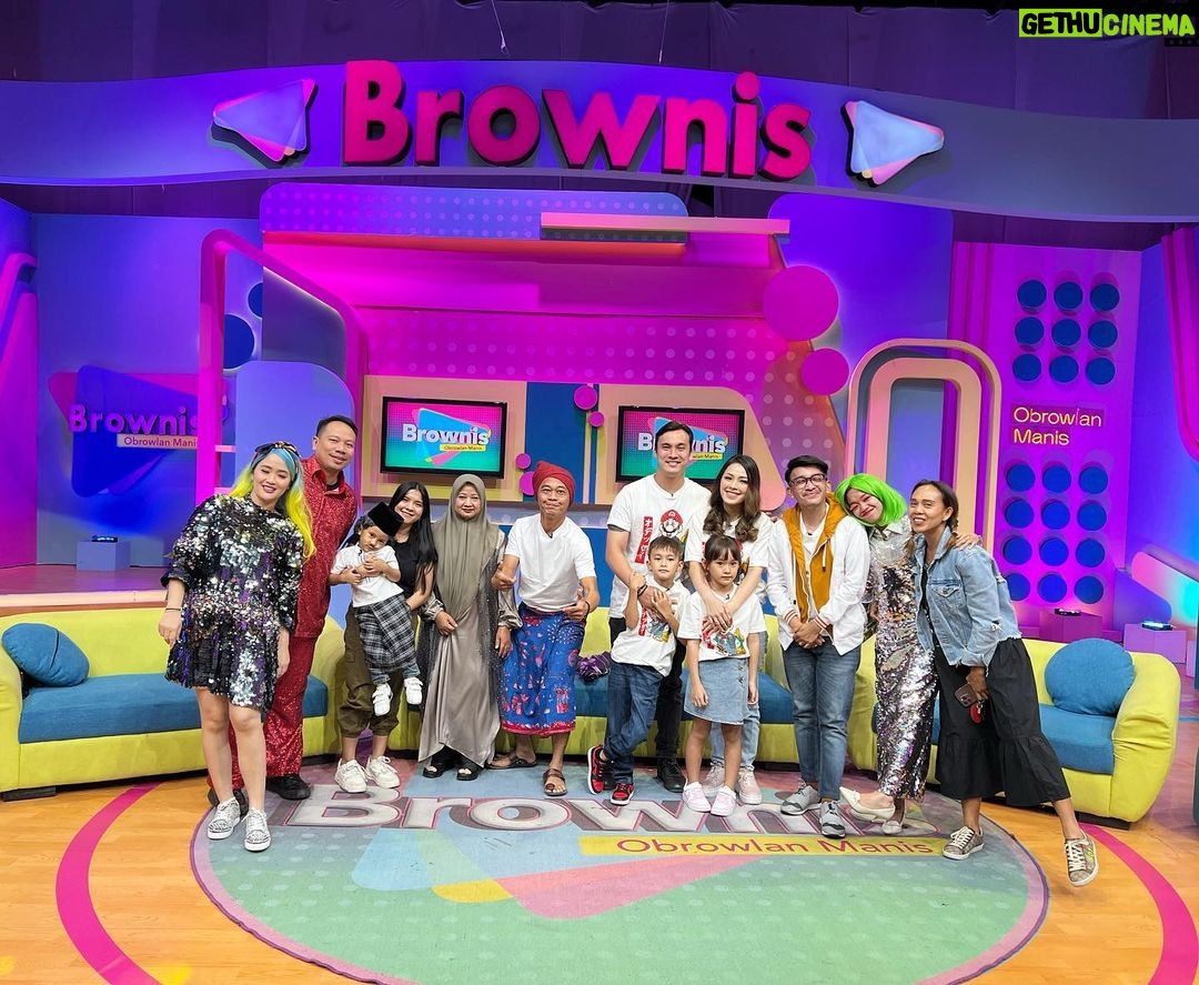 Ruben Onsu Instagram - Live @brownis_ttv Jumat