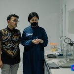 Ruben Onsu Instagram - Setelah melakukan beberapa kali pertemuan dan saya percaya memulai sesuatu yang baru bisa membantu memajukan ekonomi kreatif untuk indonesia, hanya hal ini yg bisa saya lakukan. Bukan di kota besar tapi saya yakin usaha ini bisa menjadi besar dan berkembang, selama mau berusaha 🤍💪 . @bensinovasi.indonesia . #rubenonsu #bensu #realbensu #justruben #jalani_nikmati_syukuri #janganlupabahagia #senyuminaja #rezekigakketuker