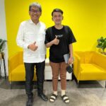 Ruben Onsu Instagram - Terima kasih Bapak @iskandar_hp71 dari KBRI Malaysia sudah datengh di kantor @mopchannel . Akan ada project apa ya ini ??? SOON . #rubenonsu #bensu #realbensu #justruben #jalani_nikmati_syukuri #janganlupabahagia #senyuminaja #rezekigakketuker