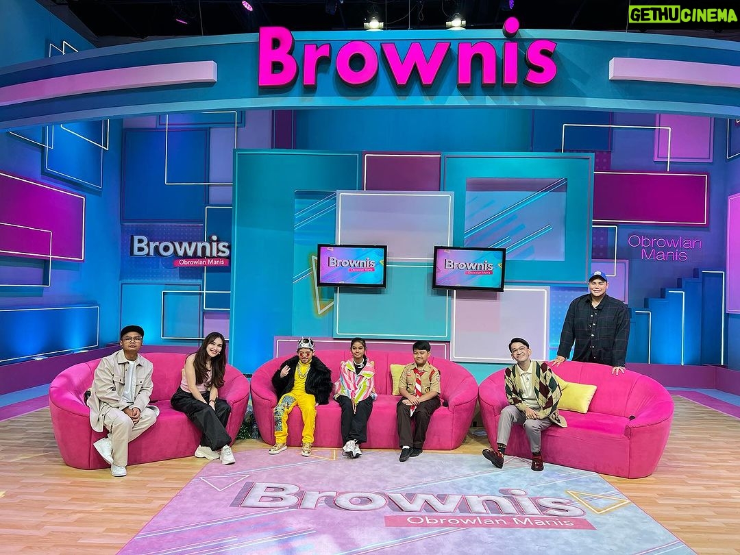 Ruben Onsu Instagram - Live @brownis_ttv Selasa