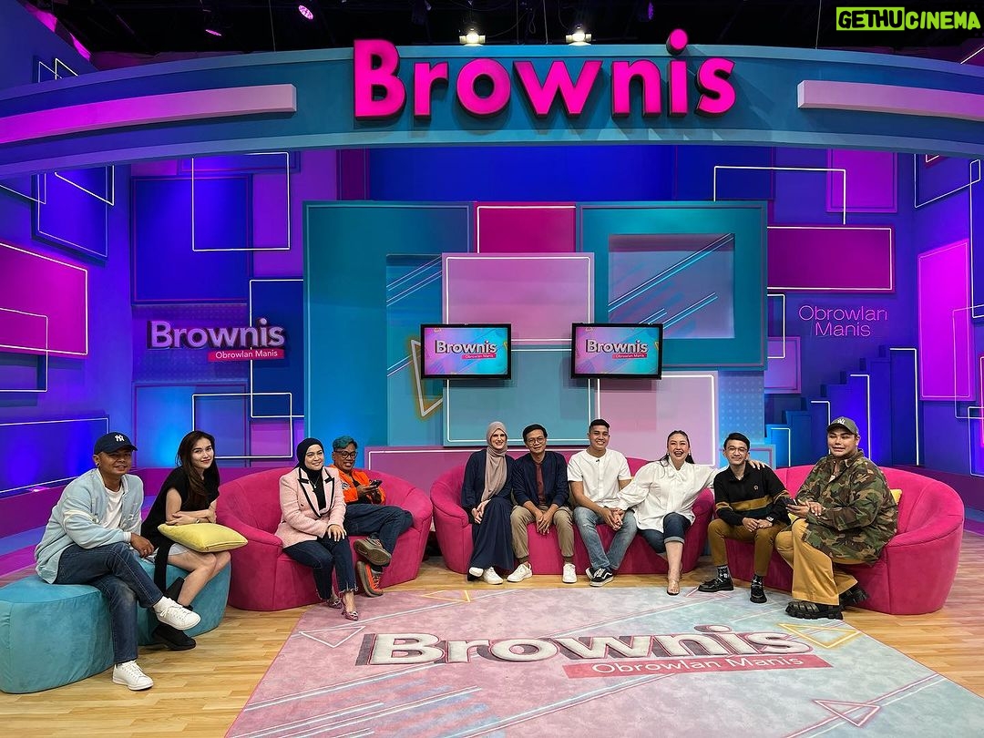 Ruben Onsu Instagram - live @brownis_ttv selasa