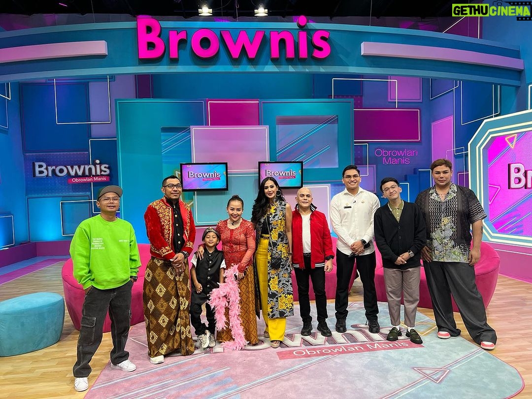 Ruben Onsu Instagram - live @brownis_ttv senin