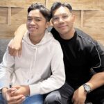 Ruben Onsu Instagram - Ayoo nyooo semangat 2024 ini, ayah hantarkan onyoo terusss...terusssss nyooooooo 🤍 . #rubenonsu #bensu #realbensu #justruben #jalani_nikmati_syukuri #janganlupabahagia #senyuminaja #rezekigakketuker