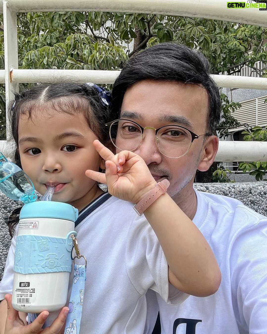 Ruben Onsu Instagram - Tebak siapa yg ngatur gaya fotonya ?? hahahaha . #rubenonsu #bensu #realbensu #justruben #jalani_nikmati_syukuri #janganlupabahagia #senyuminaja #rezekigakketuker