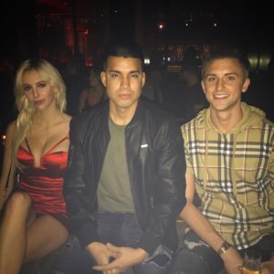 Ruben Sole Instagram - Avenue last night... #avenuela