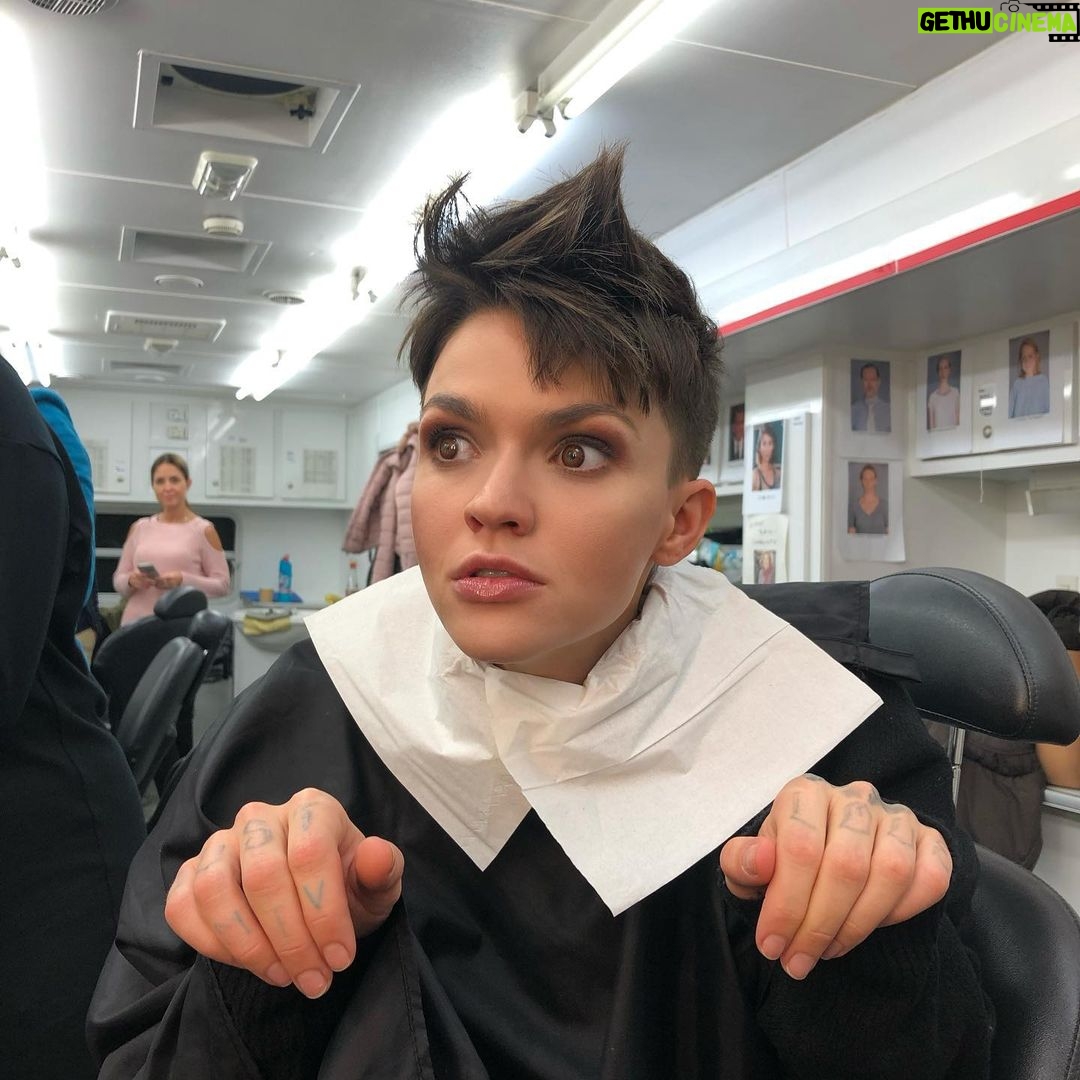 Ruby Rose Instagram - SAS RED NOTICE BTS PHOTO DUMP. From me not being able to do the stunt with @samheughan because his legs are too perfect and strong and manly, to my crazy diggs, strange noises from sleep deprivation, me imitating Gollum because i was tooo excited to work with @andyserkis .. to the process of the disguise, a bit of @hannahjohnkamen and head casts. Haha