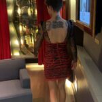 Ruby Rose Instagram – Little known fact.. there is a fallon chair back stage at fallon. So people can … I don’t know why it’s there.. but I used it to work out if my dress was too short ( it was ) and after many attempts.. this was the way we decided would be the “least weird and most casual” .. you’re welcome The Tonight Show Starring Jimmy Fallon