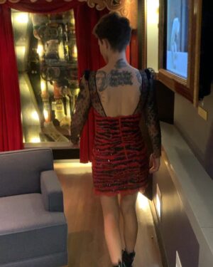 Ruby Rose Instagram - Little known fact.. there is a fallon chair back stage at fallon. So people can ... I don’t know why it’s there.. but I used it to work out if my dress was too short ( it was ) and after many attempts.. this was the way we decided would be the “least weird and most casual” .. you’re welcome