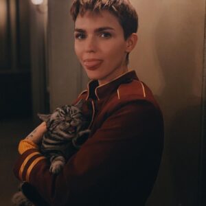Ruby Rose Instagram - “Never work with children or animals”... clearly said by someone who didn’t work with this cat.
