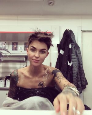 Ruby Rose Instagram - So glad I’m not claustrophobic. 🆒🕉🆒☯️🆒