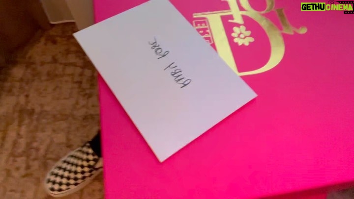 Ruby Rose Instagram - DiorxERL B9S… And just like that, she was never sent another luxury gift again 😂😂 THANKYOU @dior @mrkimjones @_thibo !!! As you can see, I had a stroke while opening a giant box on set. I feel very fancy and special and lucky and and and and Im just hearing now about a thing called “unboxing” but also… tell me you grew up poor without telling me you grew up poor I guess.. I was happy with the boxes…!!!!!! 💕💕💕💕