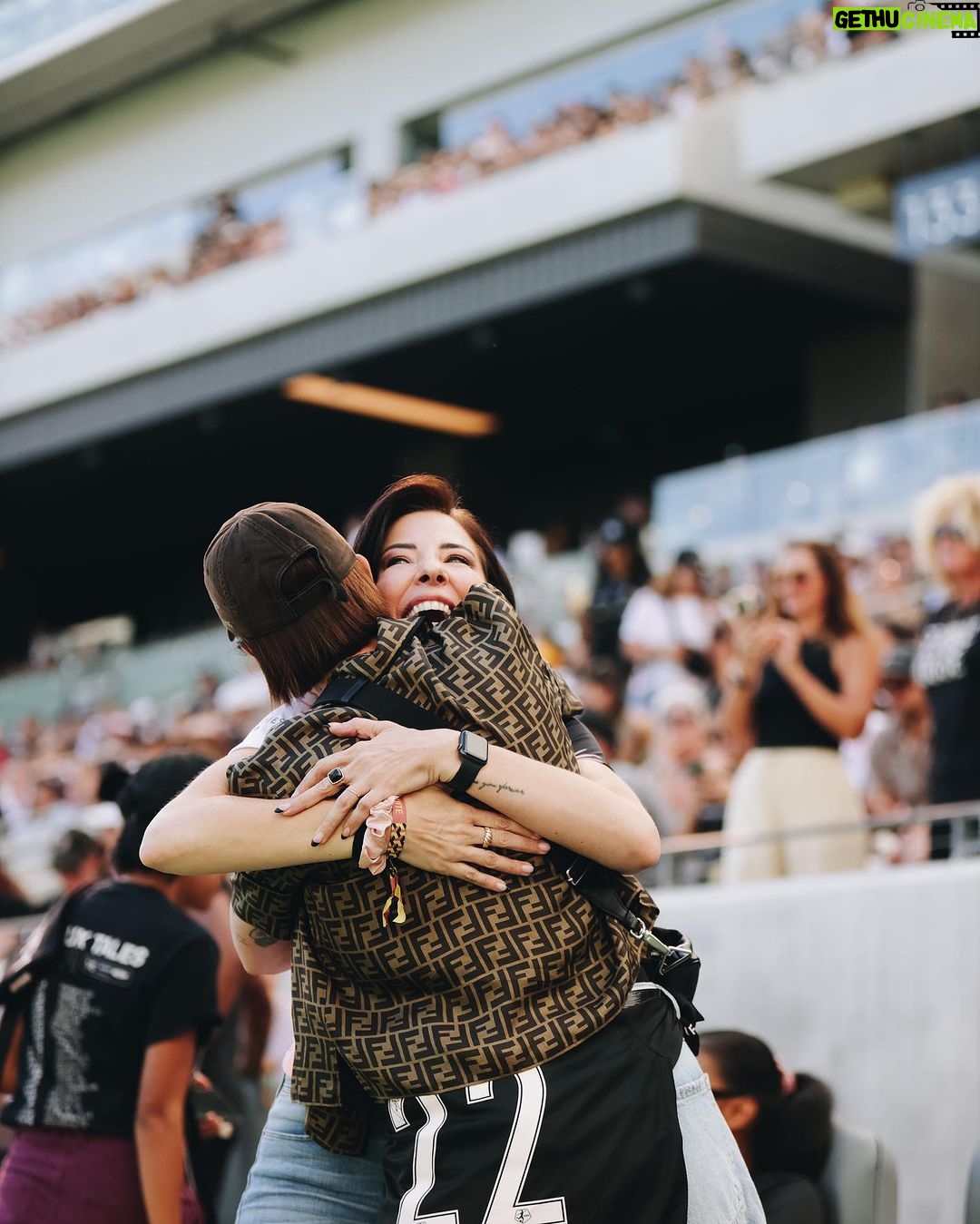 Ruby Rose Instagram - I’ve officially started my 2023 hugging tour. ❤️🥰