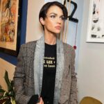 Ruby Rose Instagram - I was so happy to attend the celebration of JLC at the TLC. [ Halloween ENDS ] @jamieleecurtis IS Halloween. Jamie is to Halloween, what Mariah is to Christmas. Yes, I am equating Halloween Ends, with the horror version of “All I want for Christmas” 🤣. I-C-O-N-I-C . Through decades of performances [ along side the village it takes ] The Halloween franchise and the story of Laurie Strode and Michael Myers has been delivered to us, the captivated audience, for …. FORTY FIVE YEARS. I LOVED LOVED HALLOWEEN ENDS!!! Love you Jamie. And to the Blumhouse execs I was sitting with, I am SO sorry, even I didn’t know I could jump that high and loud.. and I really never swear! But I absolutely let out a few involuntary F bombs. I mean… come on! Make up - @patrickta Hair - @fitchlunarhair Styling - Me - that is, AFTER I visit my dear friend @greglauren and steal his wardrobe and collection.