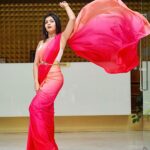 Ruchira Jadhav Instagram – Flaunting everything that I have..
Saree & Smiles….💖🧡

📸 : @javaharphotography