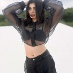 Ruchira Jadhav Instagram - Hello❄️…❤️‍🔥this side #RuchiraJadhav 📸 : @rituparnas_photo_poetry MU : @vinaya_bhosale_makeupartist