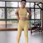 Ruchira Jadhav Instagram - Okay I finished this #fitnesstest even before bro finished his commentary…🧡 #ruchirasays #fitnessfirst Happy Monday guys 🤗 Did you workout today ? #fitness #workout #yoga #sadhana #mondaymotivation