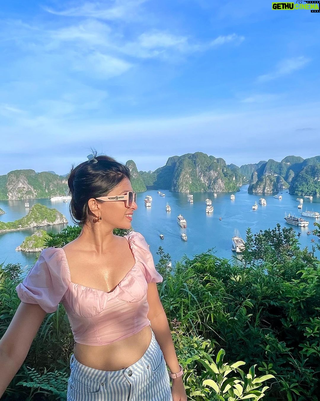 Ruchira Jadhav Instagram - Travel shoots are very challenging. While it might seem like fun, the reality involves being on our toes around the clock, working tirelessly in rain or scorching heat to capture the best shots within tight schedules. There was this incident I remember, Before reaching this destination, Ti Top island.. When we went to the dome of islets. Since we had time restrictions, I memorised my script hurriedly, rolled the camera & started narrating the story & by the time I finished the shot, we had already come out of the dome. I realised that, I couldn’t even take a glance at location as I was looking into the camera & was intrigued in the shot. Yes.. it happens sometimes. But whenever possible, I make sure that I balance the ARTIST & SEEKER within me !😇 Well, This was Ti top Island at HALONG bay. We’ve climbed 450 steps to reach at the top. #ruchirasays While we were bit sceptical about this hike, I said I’m on ! & with the limited crew, we made it. Yes yes.. I’d climb any miles to witness the SUN. Sweat & Smiles are the witnesses ☺️🌅🇻🇳 #RuchiraJadhav #Vietnam #Travelshow #Bollylands @bollylandsofficial #episodesoutnow Ti Top Island Ha Long Bay