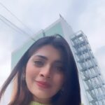 Ruchira Jadhav Instagram - And that’s how my 1st day in VIETNAM looked like. वैसे परदेस तो मै पहले भी जा चुकी हू. पर इस तरह काम के लिये, परिवार से दूर मेरे लिये पहली बार था । मैने काफी enjoy किया. Team भी काफी अच्छी थी. After all as a Host ये मेरा पहला show hain. Last year मैने एक Reality Show किया था. (जहा लोग़ काफी unreal होते हैं, और उनकी रियलिटी काफी खतरनाक होती हैं.) तर असो…🤭 उस show मे कुछ लोगोने मुझे एक task के दरमियान Solo Host करने के लिये मना कर दिया था. Which I badly wanted to do. (वैसे तो मै किसी की ना सुनू.. पर वहा पे fuc*ing Majority याने बहुमत होता था) मै काफी सहेम सी गयी थी. (उन लोगोंको मै भूल चुकी हू ; पर वहा मुझे जो Experience मिला वो मै जिंदगी भर याद रखुंगी😊 #beingRuchira ) हां तर सांगायचा मुद्दा हा.. Have you watched my Travel show yet ? If not, Please do watch on Mx player & let me know how do you like it…🤗 Dropping the link in bio. और मेरा हिंदी मराठी English Caption bear करने के लिये शुक्रिया. #RuchiraJadhav #Vietnam #travelshow #travel Hanoi Train Street