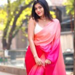 Ruchira Jadhav Instagram – Flaunting everything that I have..
Saree & Smiles….💖🧡

📸 : @javaharphotography