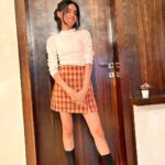 Ruhanika Dhawan Instagram - Late Halloween post 🎃 Could this outfit BE more accurate?? #rachelgreen #friends #halloween2023 #ruhaanikadhawan