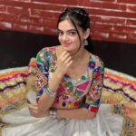 Ruhanika Dhawan Instagram - ... Chaniya Cholis and Dandiya moves. Good times are here. Maa is watching over us. Shubh Navratri to everyone! #navratri2023 #ruhaanikadhawan
