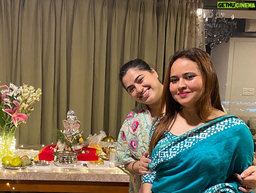 Ruhanika Dhawan Instagram - गणपती बाप्पा मोरया, पुढच्या वर्षी लवकर या #ganpatibappamorya