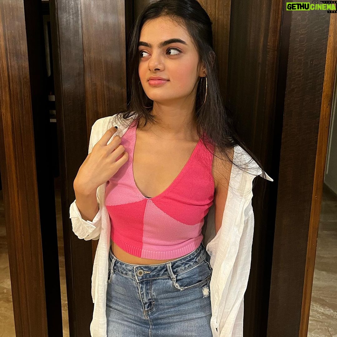 Ruhanika Dhawan Instagram - Many moods of Roo 🌸