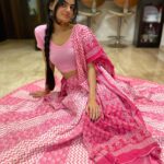 Ruhanika Dhawan Instagram - राधा की भक्ति , मुरली की मिठास , माखन का स्वाद और गोपियों का रास , आओ सब मिलके बनाते हैं जन्माष्टमी का दिन ख़ास। श्रीकृष्ण जन्‍माष्‍टमी की हार्दिक शुभकामनाएं
