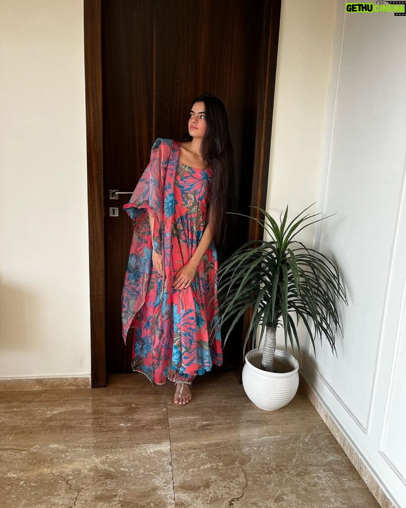 Ruhanika Dhawan Instagram - This outfit deserves its own moment 💕 wearing : @ambraee_ #ruhaanikadhawan #indianwear #rakshabandhan #ambraee_