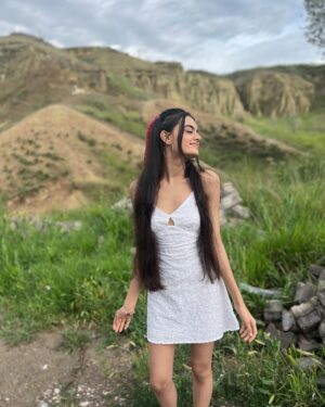 Ruhanika Dhawan Instagram - Let’s wander where the Wifi is weak! ( ps it’s actually weak)
cappadocia you beauty! #turkey #cappadocia #vacation #ruhaanikad