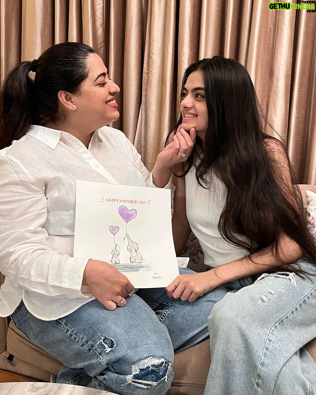 Ruhanika Dhawan Instagram - Our moms always step in to help us out through their unconditional efforts, making our lives easier and also inspiring us. So this Mother's Day, I decided to surprise my mom with a thoughtful gift that I created using my Youva stationery supplies, which encouraged me to think and create. I also gifted her this beautiful, vibrant journal. The link in my bio has all the products for you to check out. I wish all the moms out there a very happy Mother's Day. #mother #momandaughter #mothersday #mothersdaygift #motherslove #youvastationery #youvagift #journal #greetingcard #think #create #youvaworld #collab #ruhaanikaforyouva #ruhaanikadhawan #maabeti