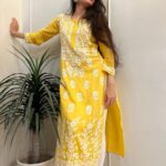 Ruhanika Dhawan Instagram – 🤍💛

#ruhaanikadhawan #indianwear