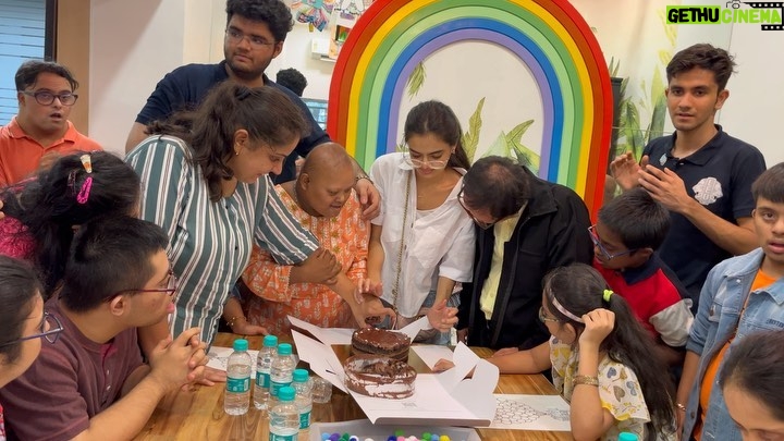 Ruhanika Dhawan Instagram - Had the privilege of celebrating friendships day with these lovely souls! #happyfriendshipday #thedancerdowns #ruhaanikadhawan
