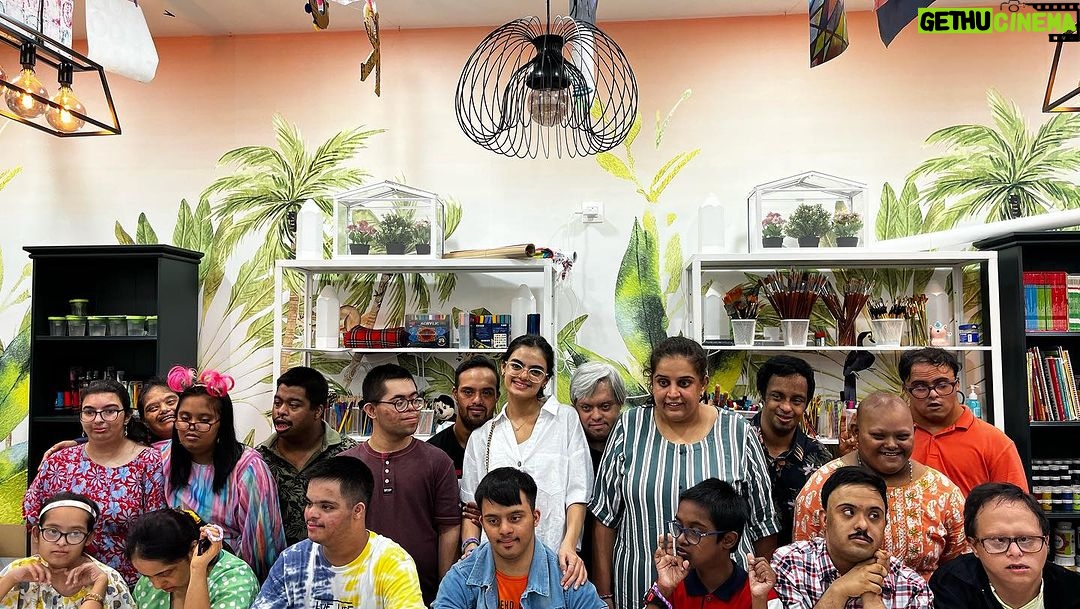 Ruhanika Dhawan Instagram - Had the privilege of celebrating friendships day with these lovely souls! #happyfriendshipday #thedancerdowns #ruhaanikadhawan