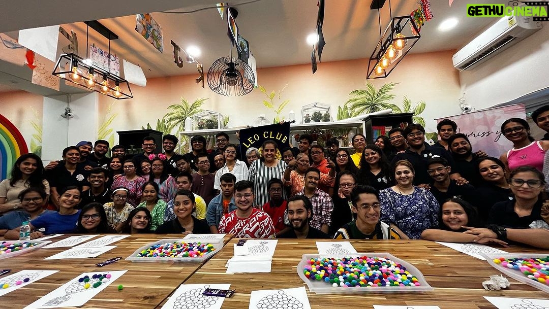 Ruhanika Dhawan Instagram - Had the privilege of celebrating friendships day with these lovely souls! #happyfriendshipday #thedancerdowns #ruhaanikadhawan