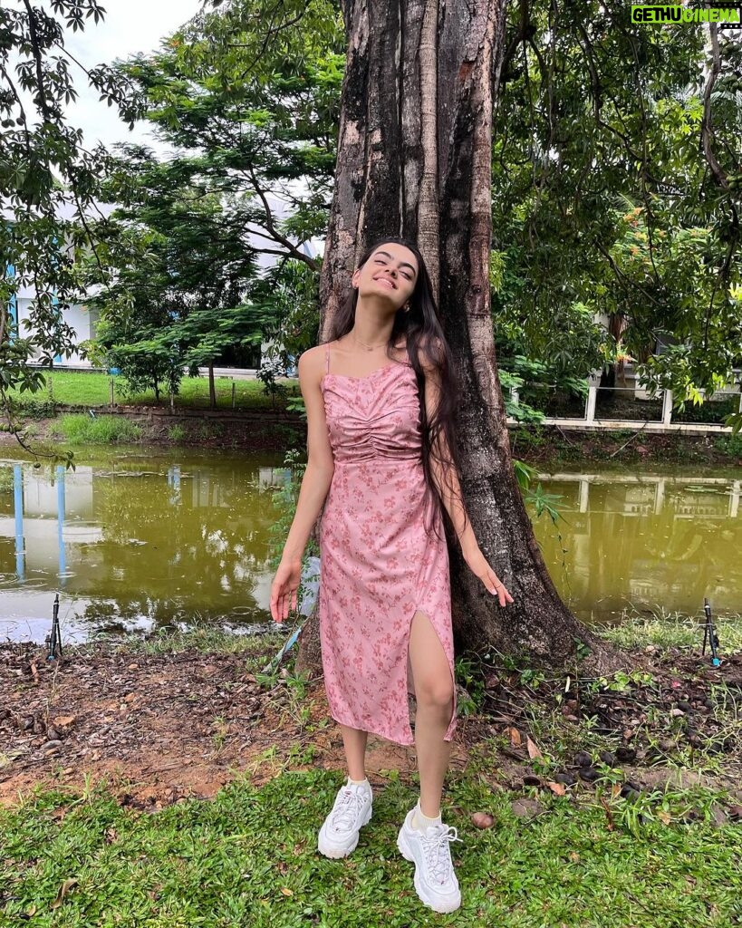 Ruhanika Dhawan Instagram - Happiest in the green ☘️☘️ #bangkok #ruhaanikadhawan #shoot
