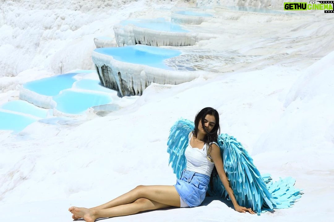 Ruhanika Dhawan Instagram - You should see it from up here, the pictures don’t do it justice. #Anotheroneoffmy bucketlist. #cottoncastle #pamukkale #turkey🇹🇷