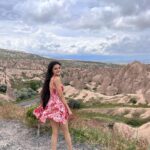 Ruhanika Dhawan Instagram - Cappadocia dump part two! ps: the last two slides are the best ( keeping it real) #turkey #kappadocia #vacation #ruhaanikadhawan Cappadocia / Türkiye